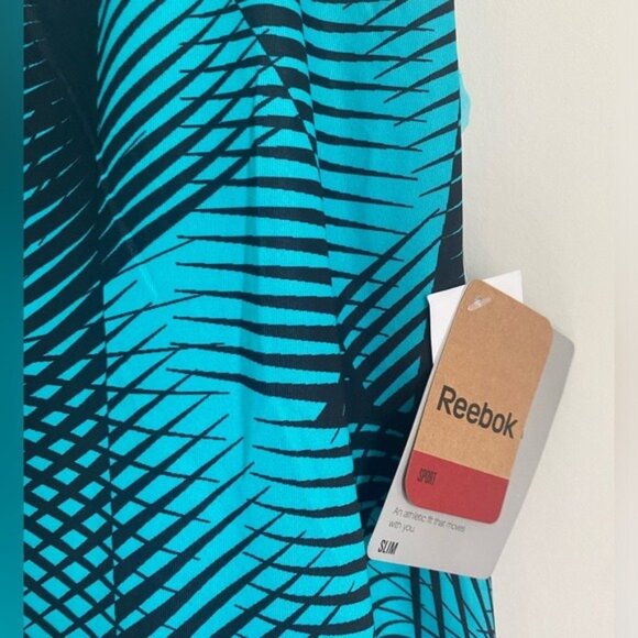 NWT Reebok Blue & Black Workout Tank Size M - Picture 2 of 7